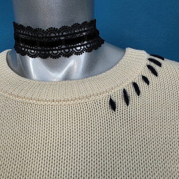 🆕️❤️ ANTHROPOLOGIE MAEVE Crew-Neck Whipstitch Heart Icon Sweater // (NWT) - Picture 2 of 16